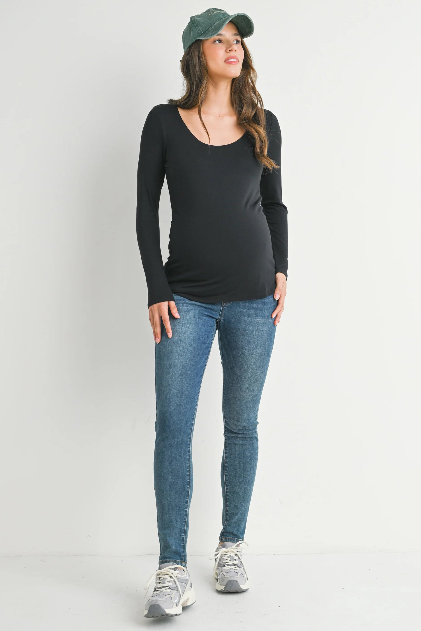 Hello Miz Solid Fitted Scoop Neck LS Maternity Top
