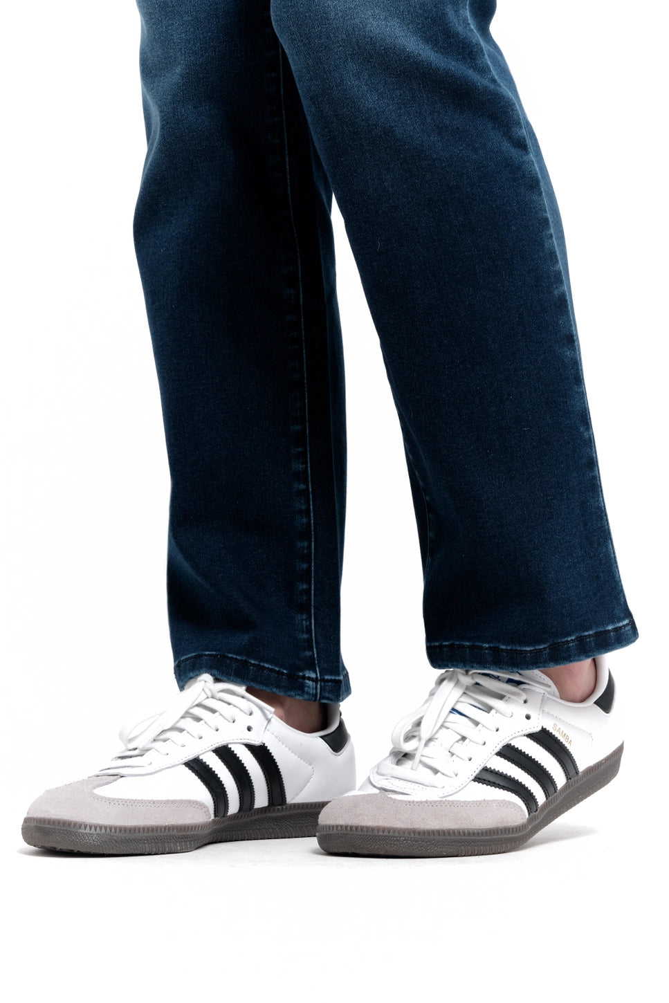 1822 Denim Maternity 30” Better Butter Slim Straight Jean with BellyBand in Lanie Wash